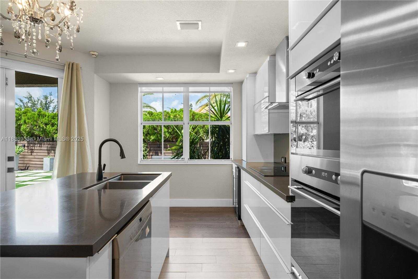 Small Image of 8555 NORTH WEST 111TH CT #8555, Doral Number 27