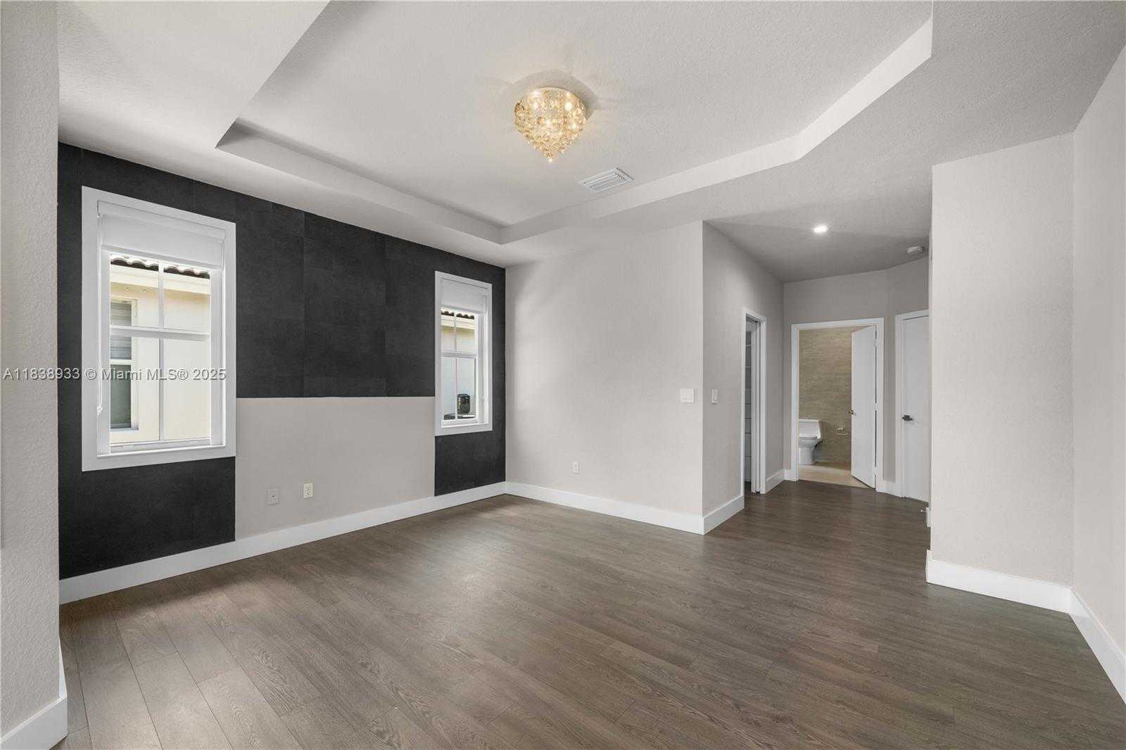 Small Image of 8555 NORTH WEST 111TH CT #8555, Doral Number 31