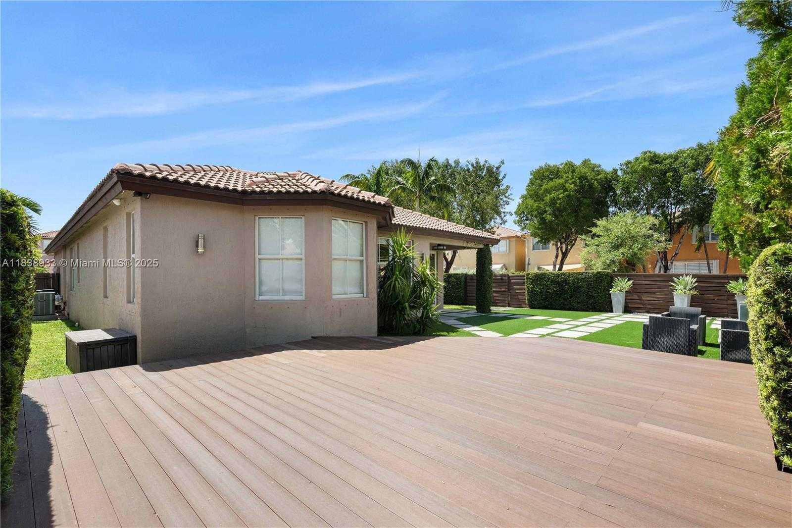 Small Image of 8555 NORTH WEST 111TH CT #8555, Doral Number 5