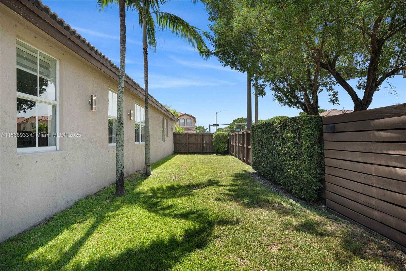 Small Image of 8555 NORTH WEST 111TH CT #8555, Doral Number 8