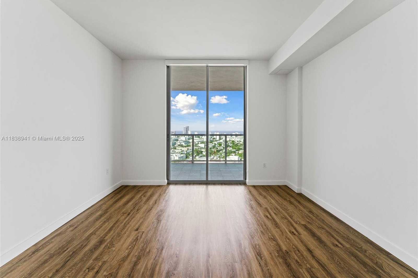 Small Image of 1500 BAY RD #C-2909, Miami Beach Number 14