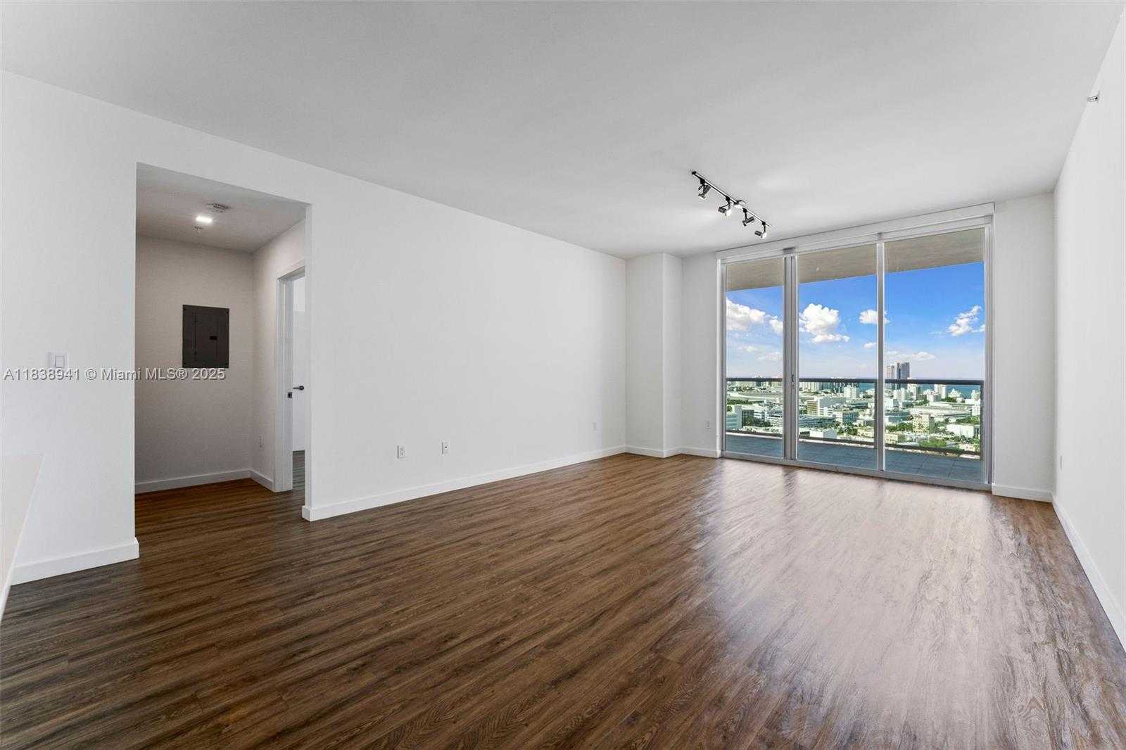 Small Image of 1500 BAY RD #C-2909, Miami Beach Number 9