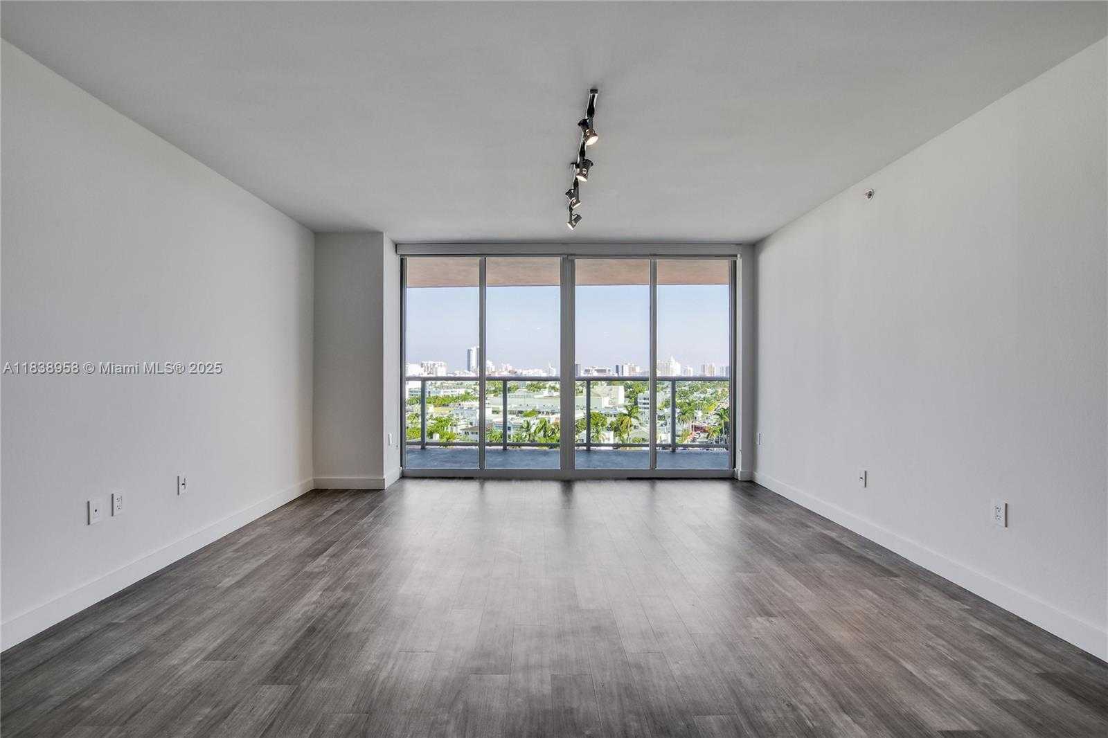Small Image of 1500 BAY RD #C-2908, Miami Beach Number 8