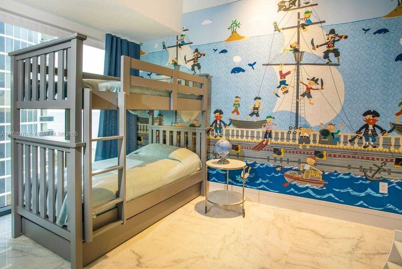 Imagen de Pequeño Objeto