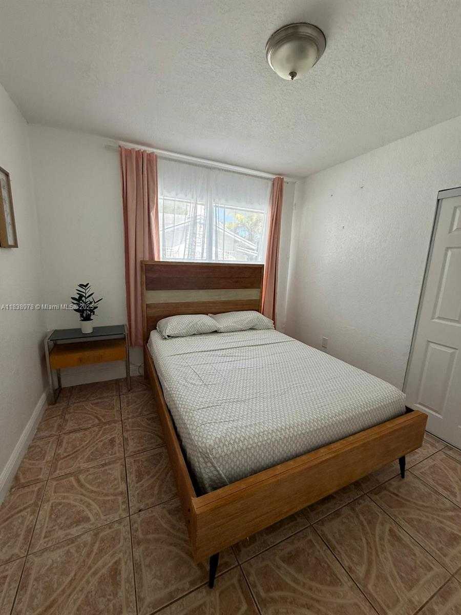 Small Image of 53 NORTH EAST 43RD ST, Miami Number 15