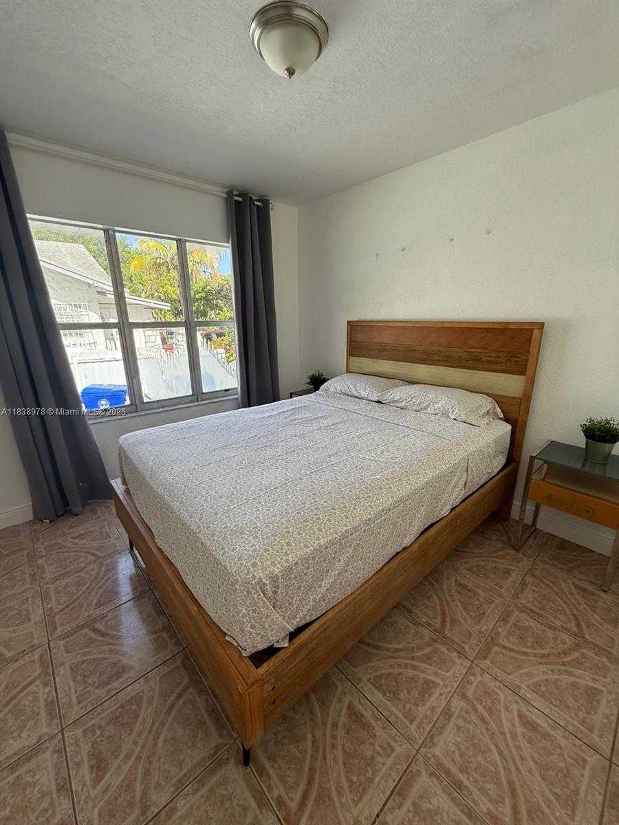 Small Image of 53 NORTH EAST 43RD ST, Miami Number 16