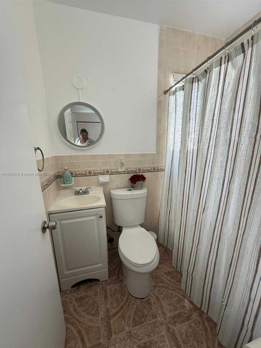 Small Image of 53 NORTH EAST 43RD ST, Miami Number 17