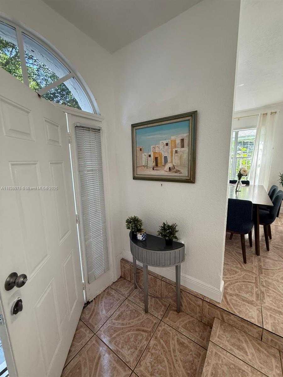 Small Image of 53 NORTH EAST 43RD ST, Miami Number 4