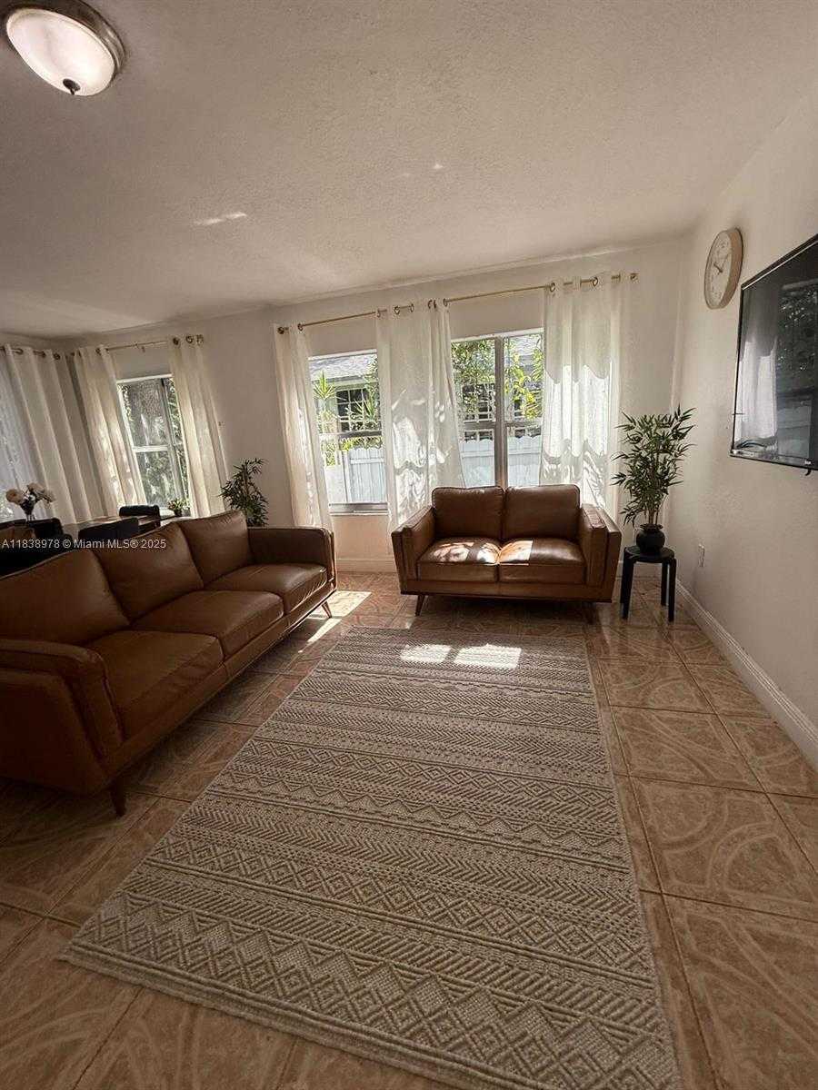 Small Image of 53 NORTH EAST 43RD ST, Miami Number 7