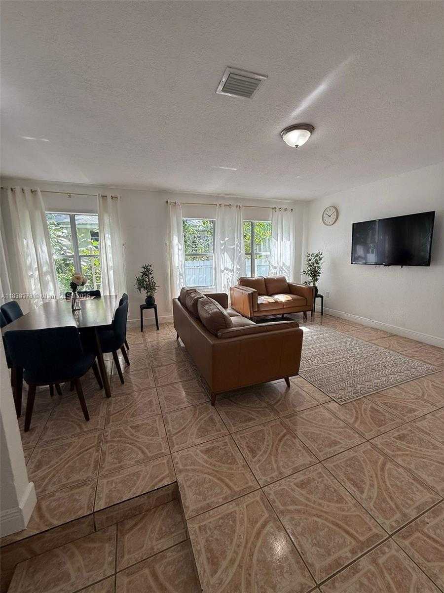 Small Image of 53 NORTH EAST 43RD ST, Miami Number 8