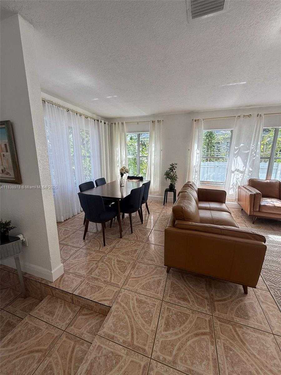 Small Image of 53 NORTH EAST 43RD ST, Miami Number 9