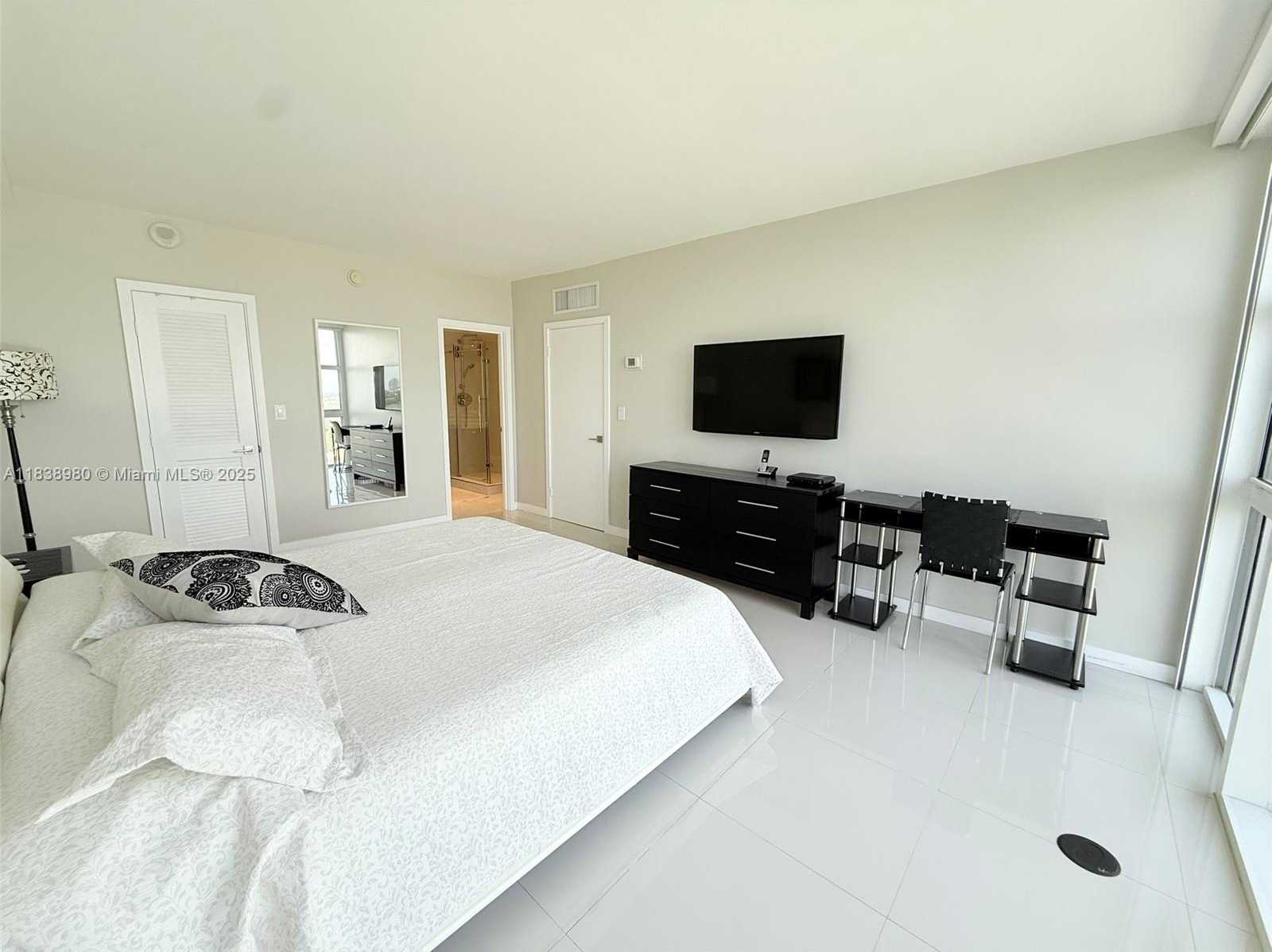 Small Image of 10275 COLLINS AVE #1022, Bal Harbour Number 18