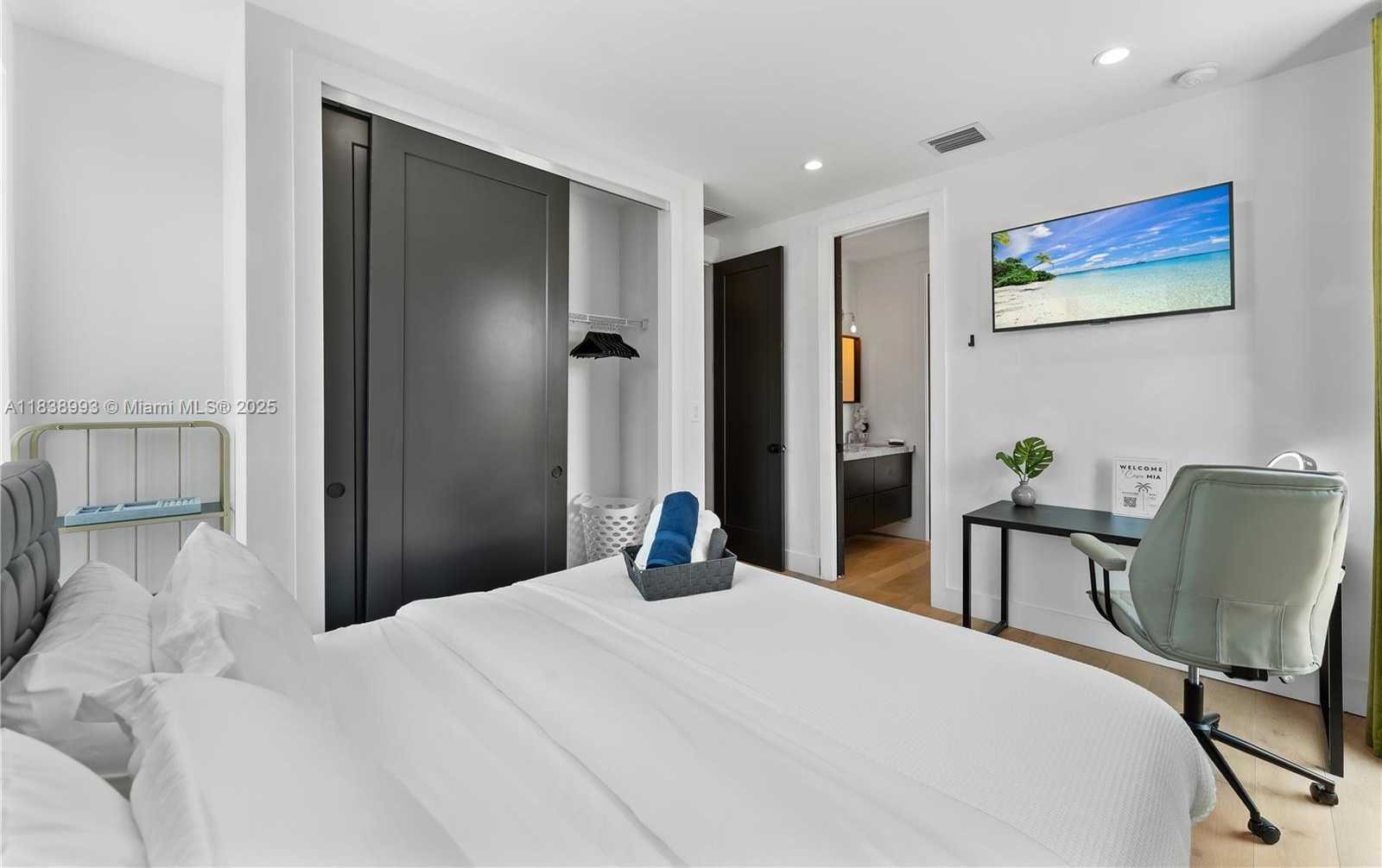 Small Image of 58 NORTH WEST 52ND ST #58, Miami Number 17