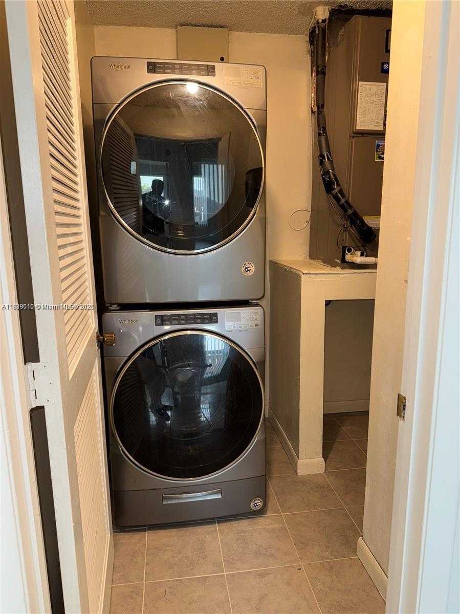 Small Image of 6713 188 Terrace, Hialeah, FL 33015, USA Number 10