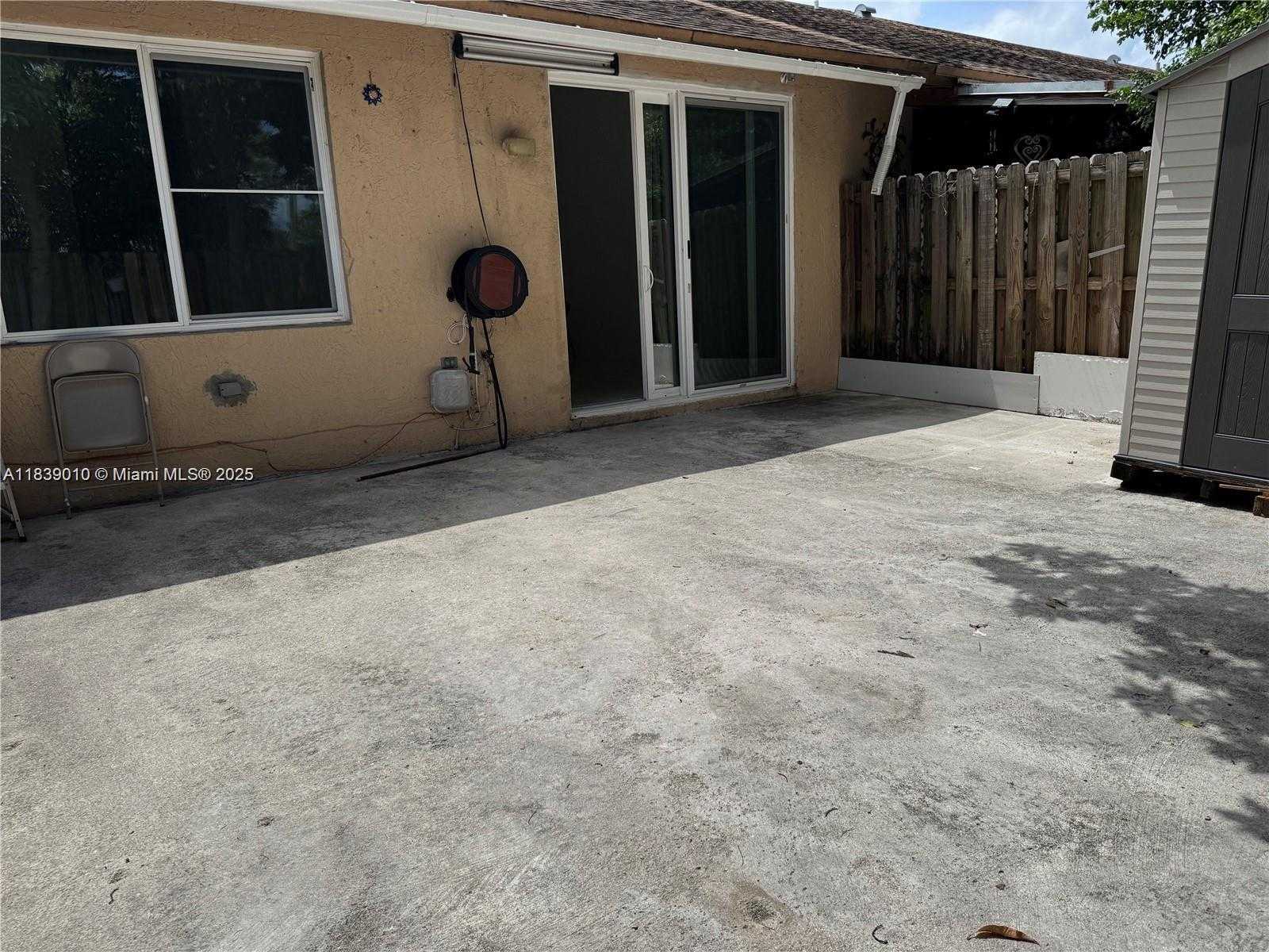 Small Image of 6713 188 Terrace, Hialeah, FL 33015, USA Number 14