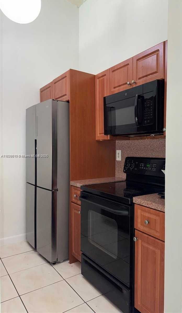 Small Image of 6713 188 Terrace, Hialeah, FL 33015, USA Number 4