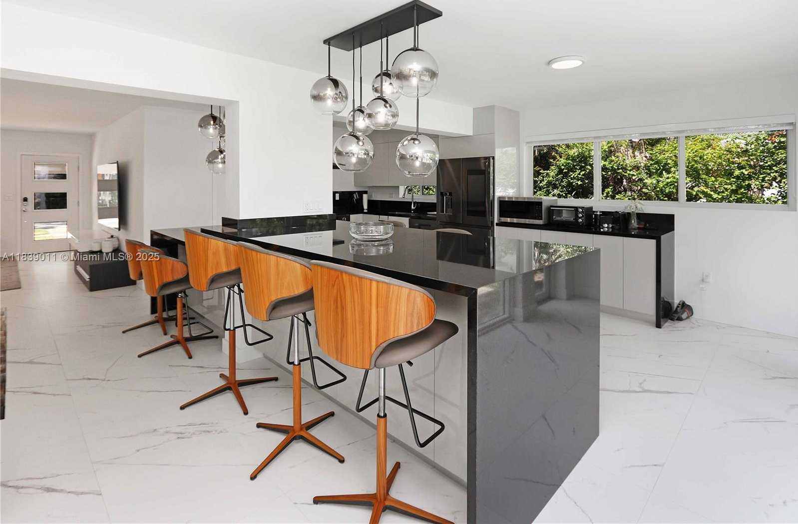 Small Image of 2135 ARCH CREEK DR, North Miami Number 12