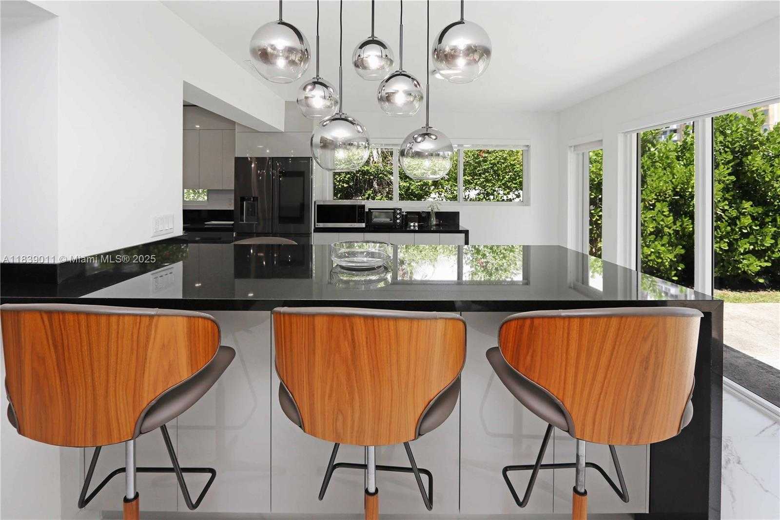 Small Image of 2135 ARCH CREEK DR, North Miami Number 13