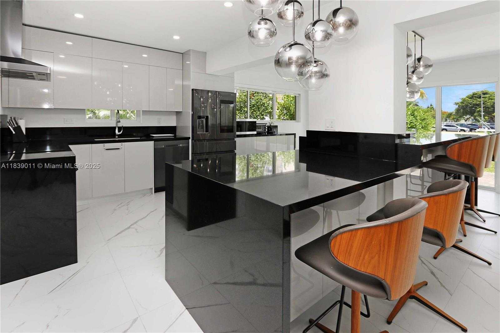 Small Image of 2135 ARCH CREEK DR, North Miami Number 14