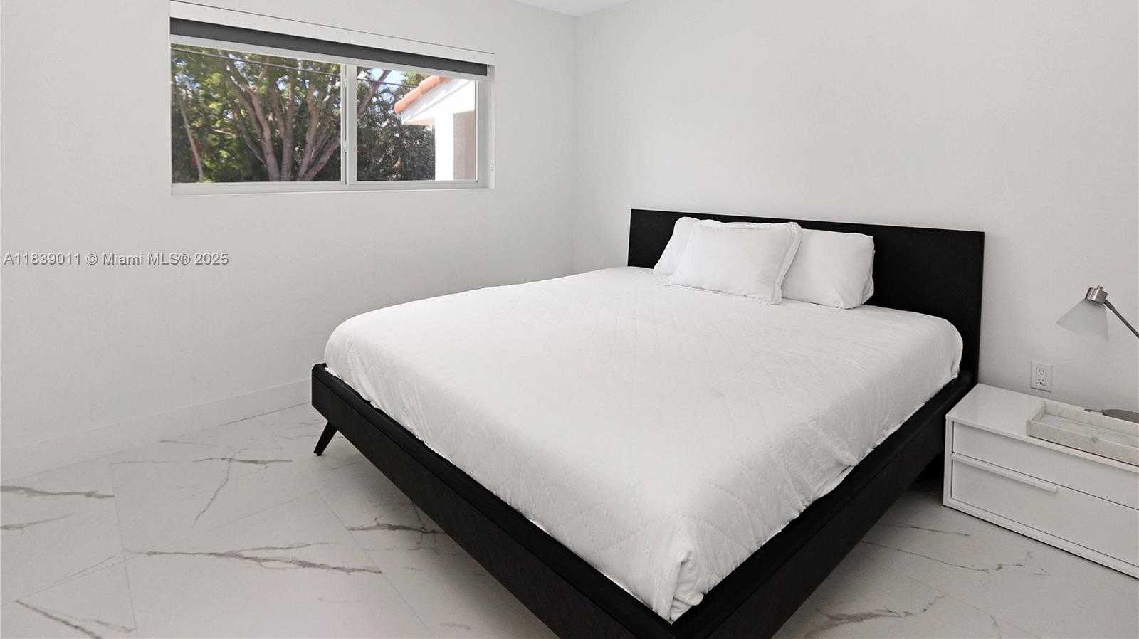 Small Image of 2135 ARCH CREEK DR, North Miami Number 20