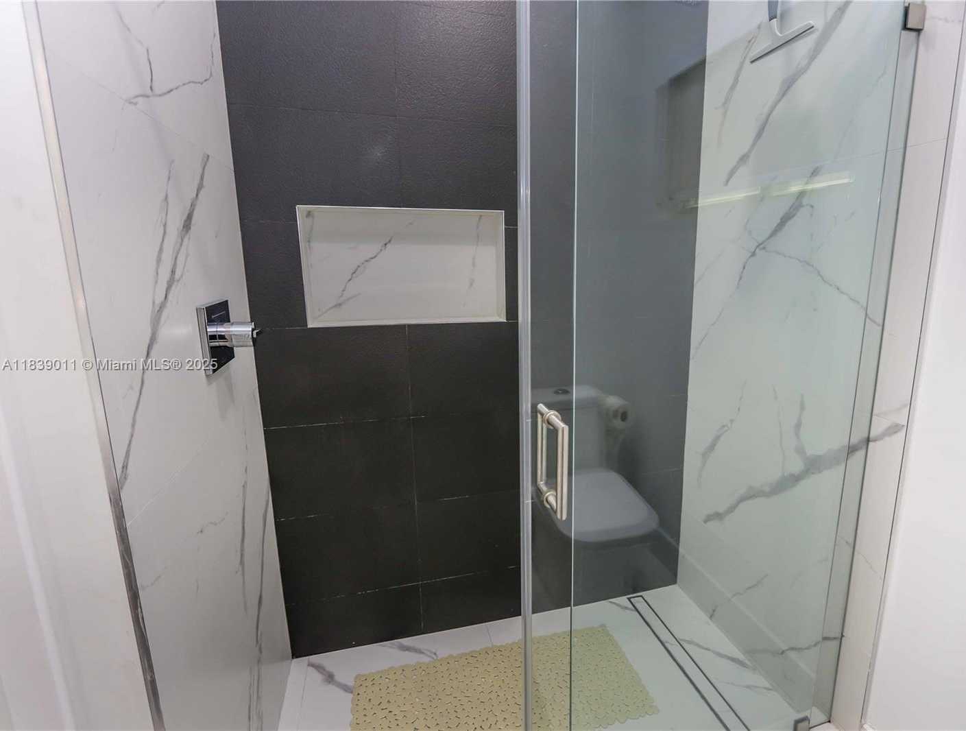 Small Image of 2135 ARCH CREEK DR, North Miami Number 25