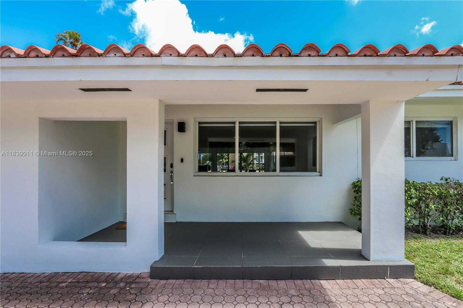 Small Image of 2135 ARCH CREEK DR, North Miami Number 32