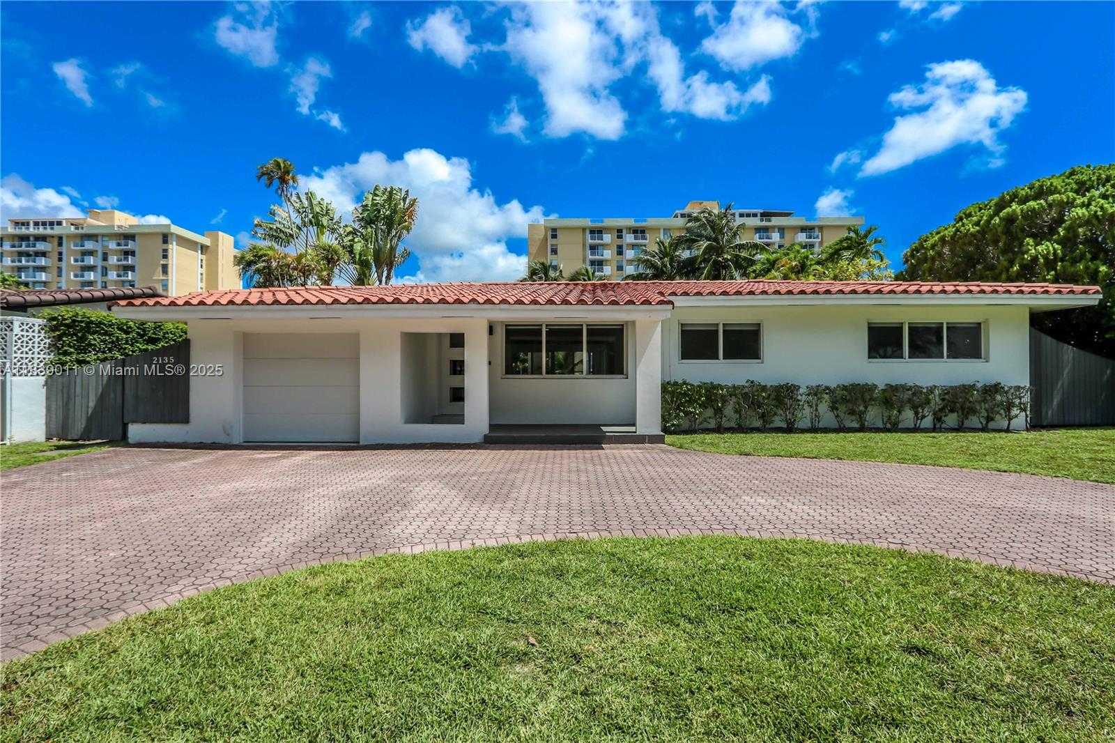 Small Image of 2135 ARCH CREEK DR, North Miami Number 34