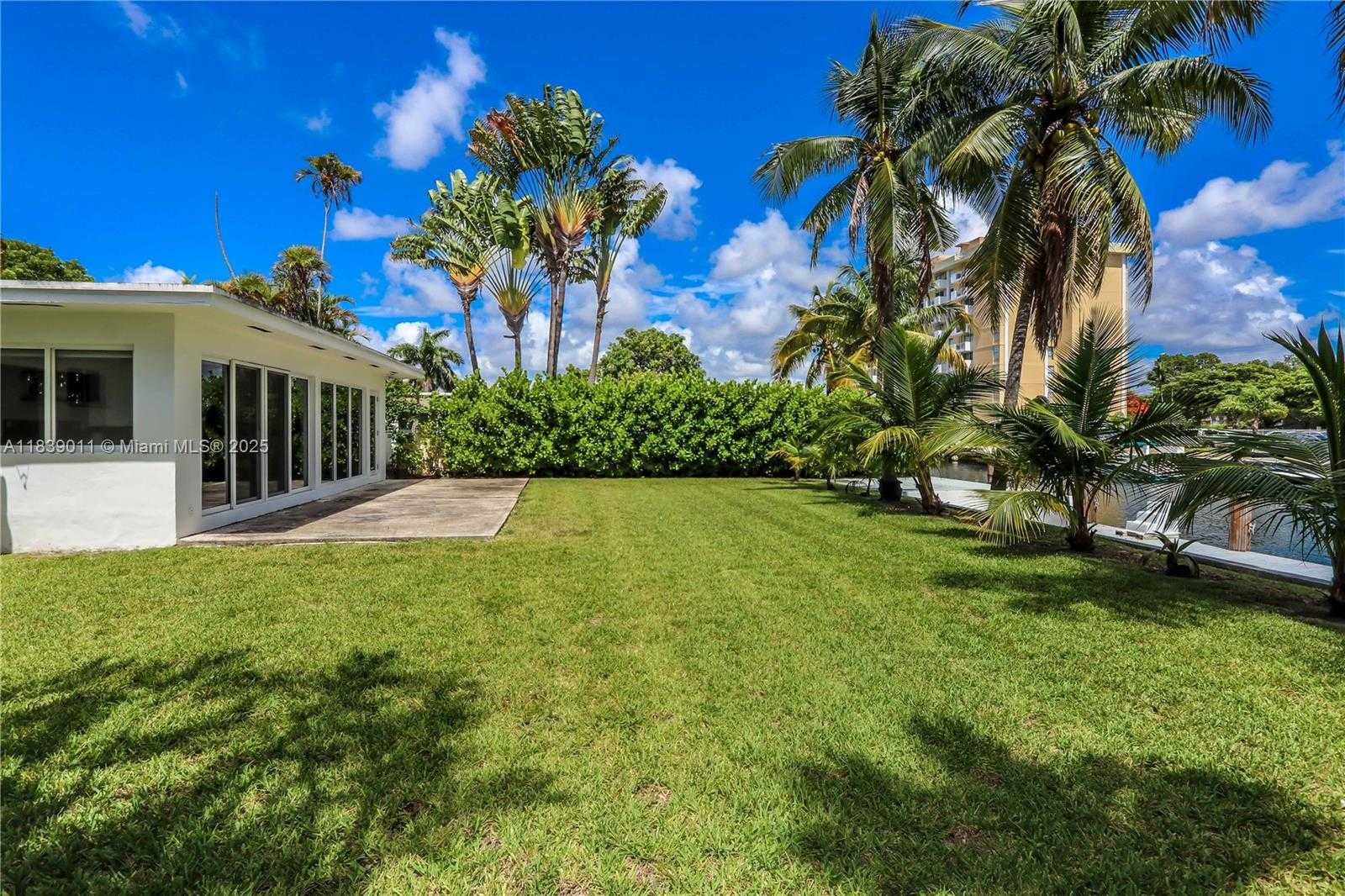 Small Image of 2135 ARCH CREEK DR, North Miami Number 40