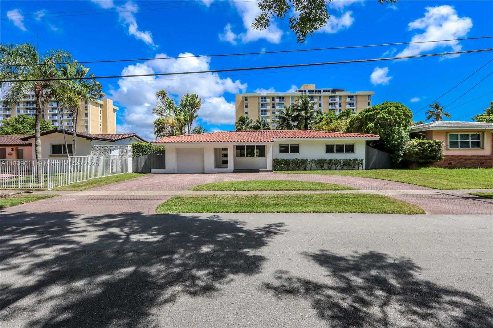Small Image of 2135 ARCH CREEK DR, North Miami Number 42