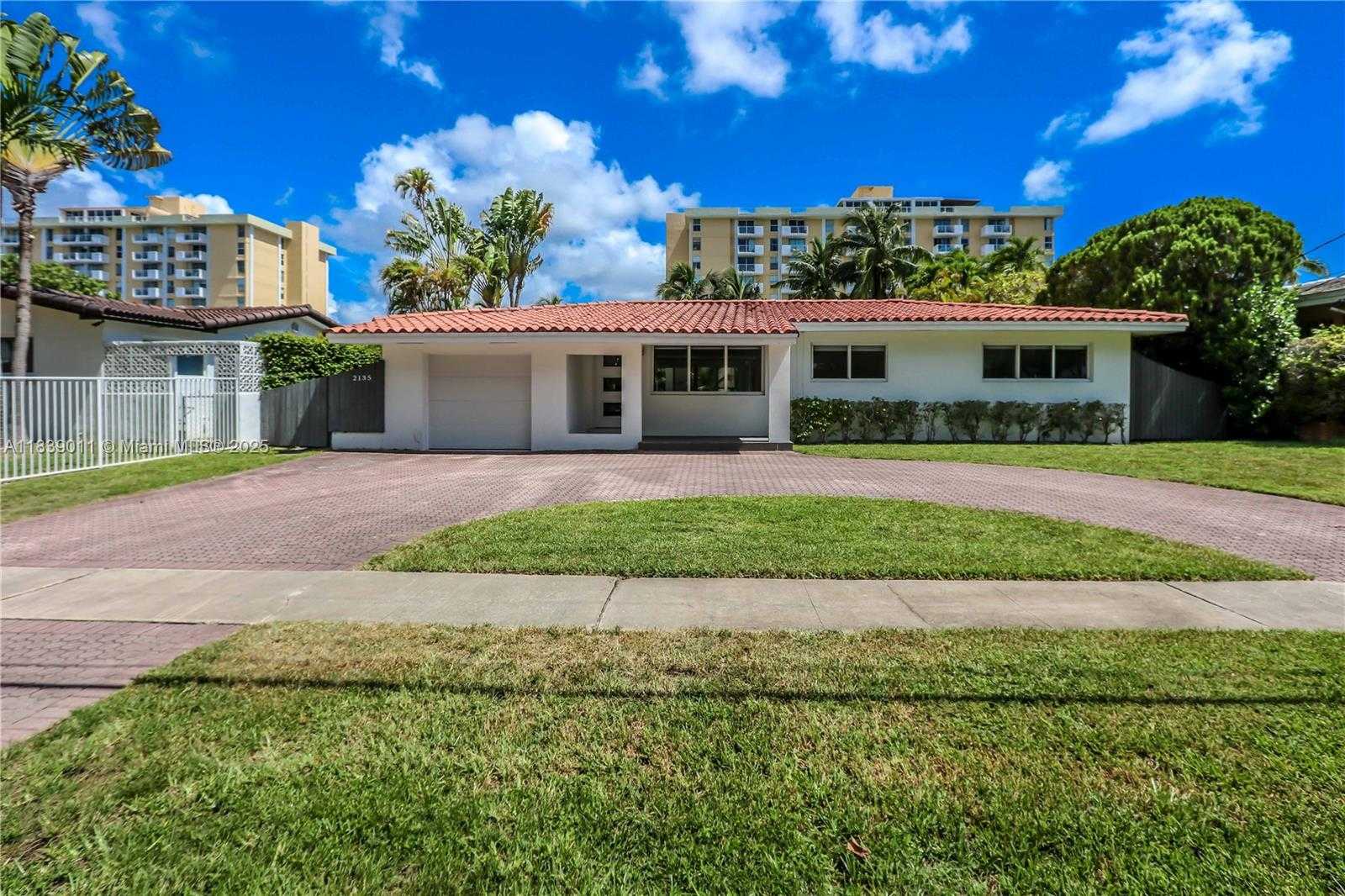 Small Image of 2135 ARCH CREEK DR, North Miami Number 43