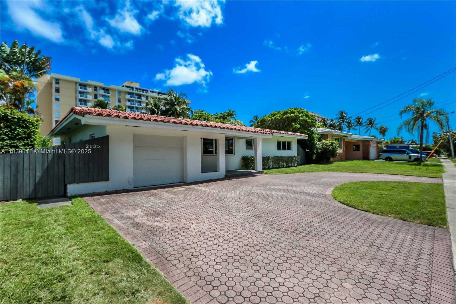 Small Image of 2135 ARCH CREEK DR, North Miami Number 46