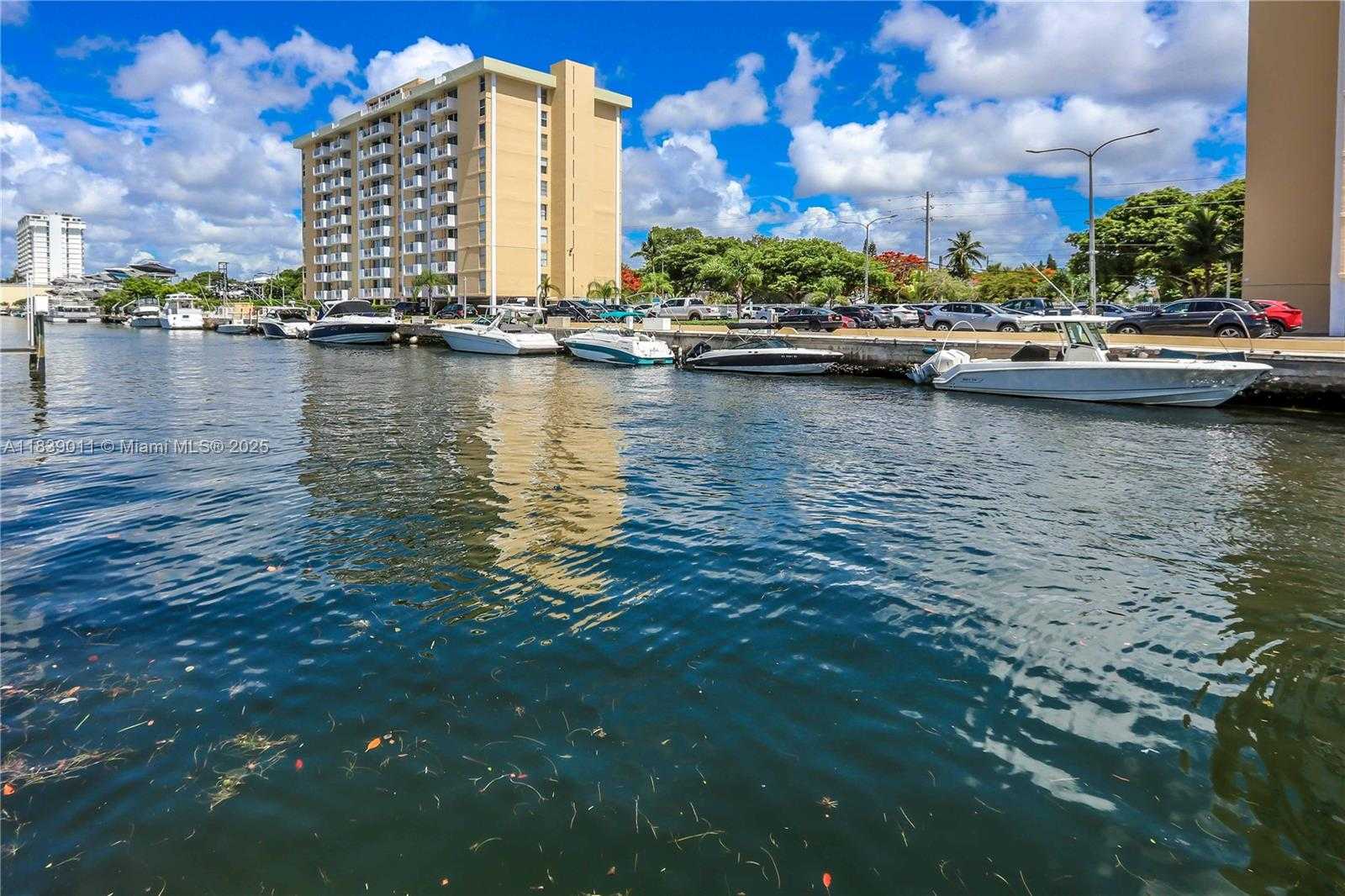 Small Image of 2135 ARCH CREEK DR, North Miami Number 49