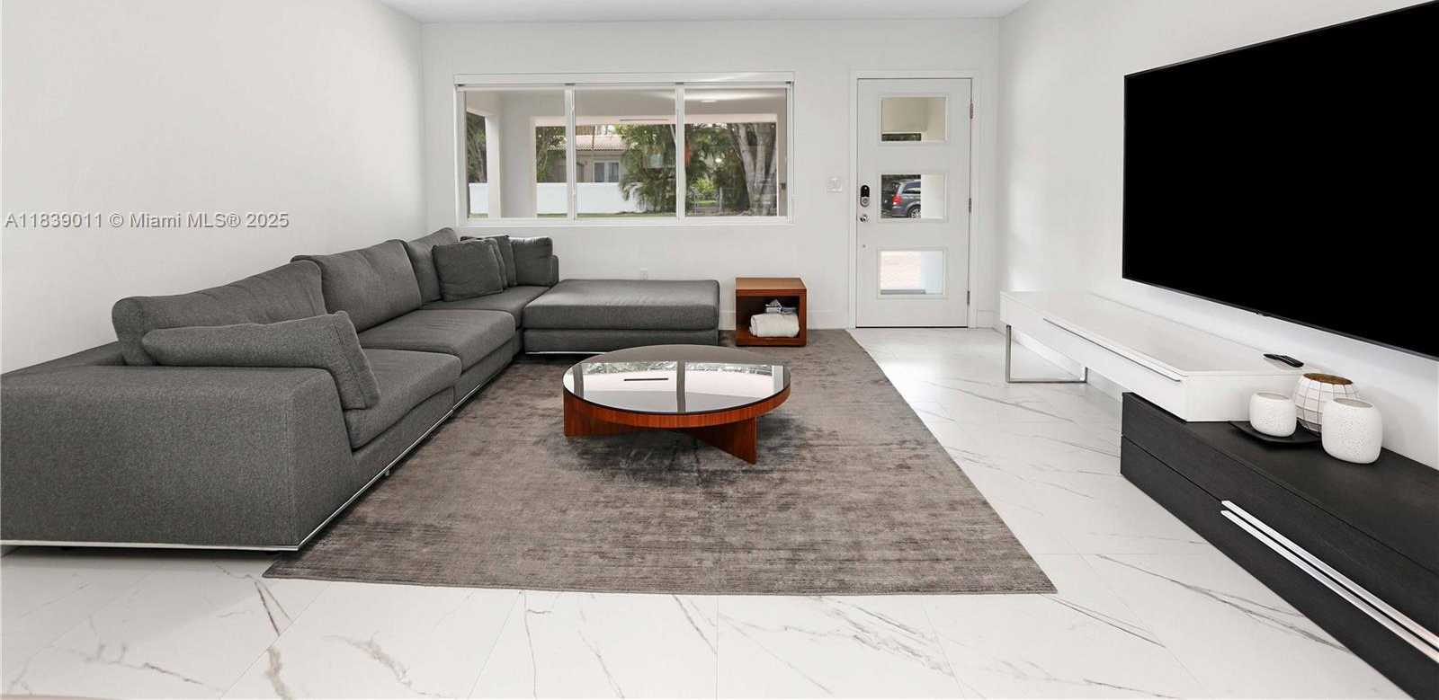 Small Image of 2135 ARCH CREEK DR, North Miami Number 5