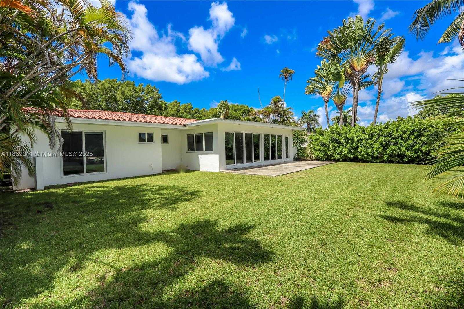 Small Image of 2135 ARCH CREEK DR, North Miami Number 53
