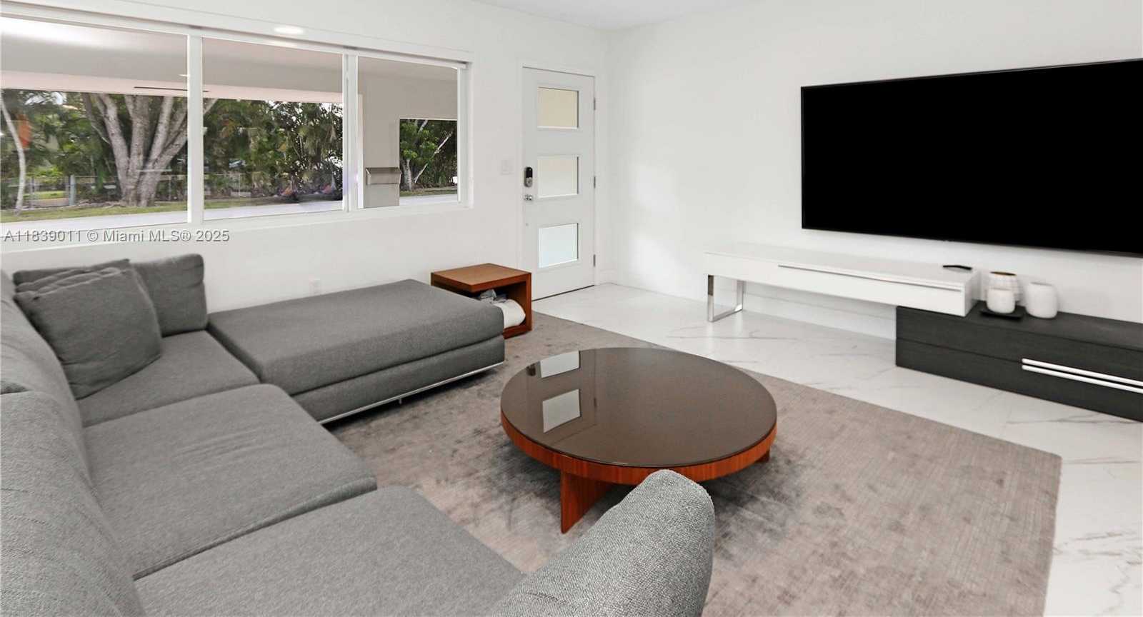 Small Image of 2135 ARCH CREEK DR, North Miami Number 7