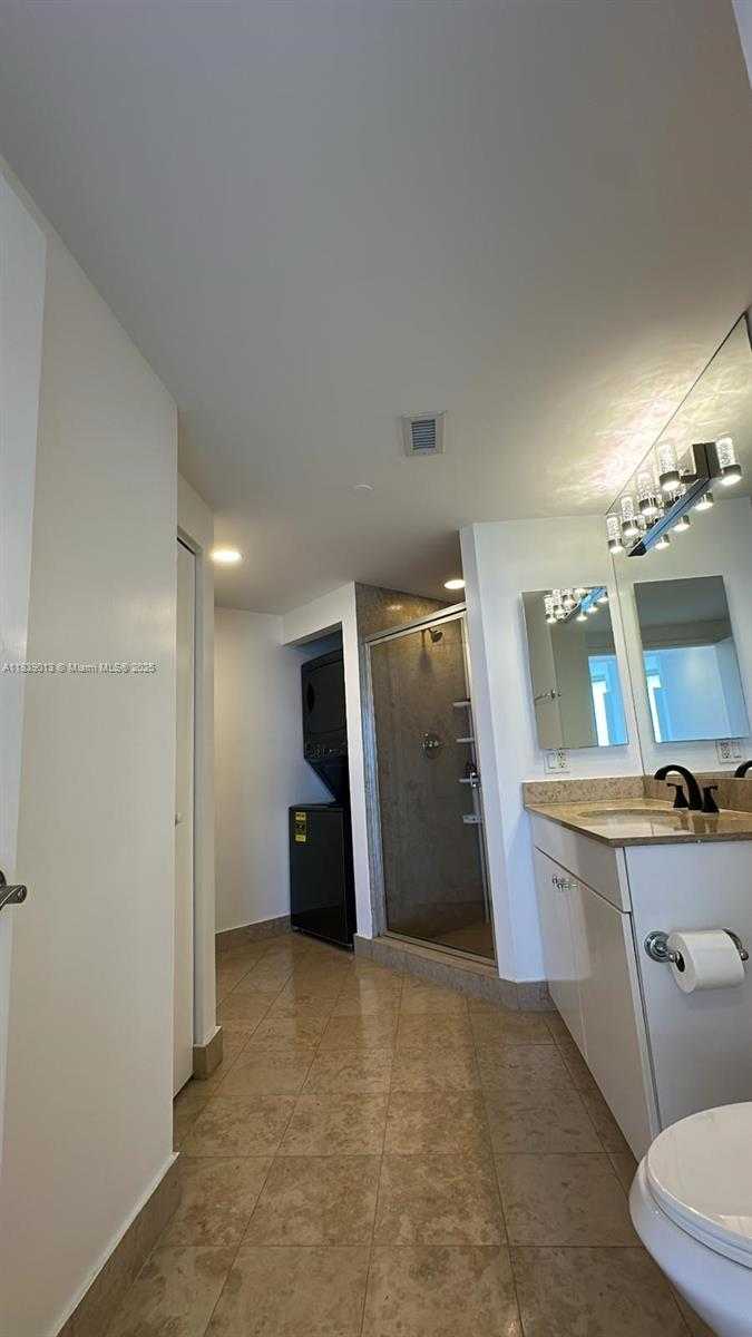 Small Image of 4775 COLLINS AVE #2702, Miami Beach Number 11