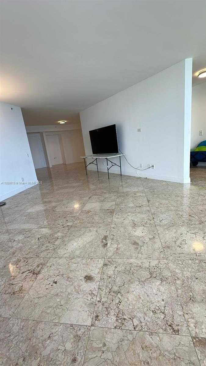 Small Image of 4775 COLLINS AVE #2702, Miami Beach Number 13