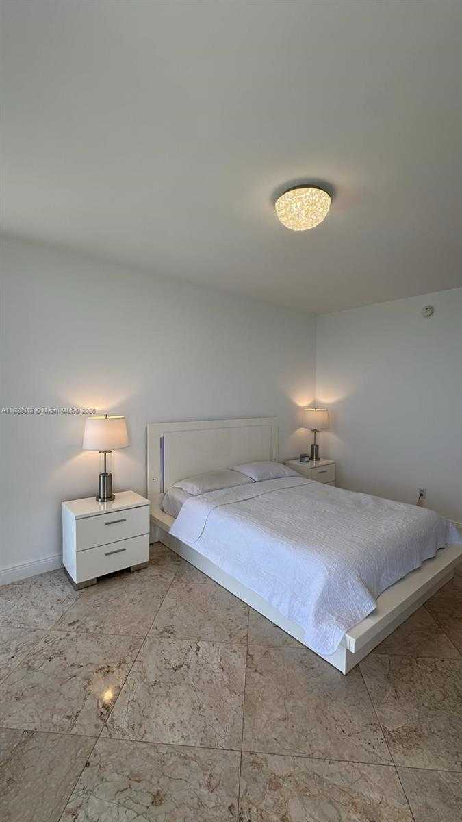 Small Image of 4775 COLLINS AVE #2702, Miami Beach Number 19