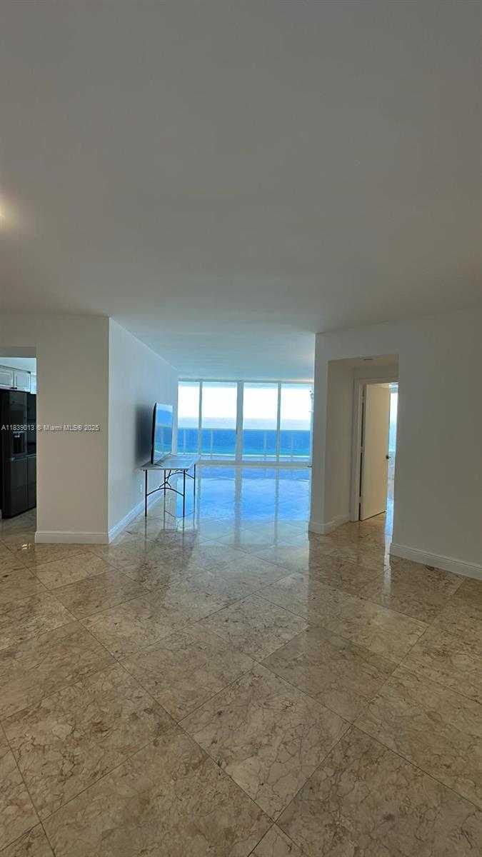 Small Image of 4775 COLLINS AVE #2702, Miami Beach Number 2