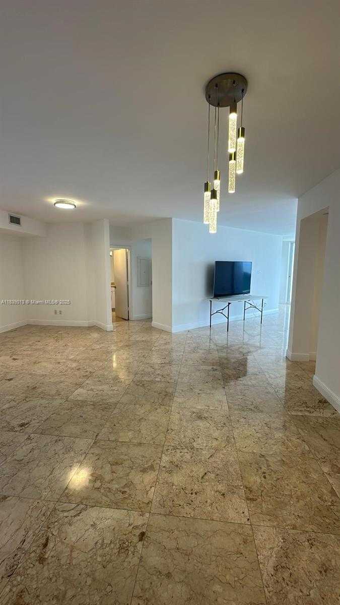 Small Image of 4775 COLLINS AVE #2702, Miami Beach Number 25