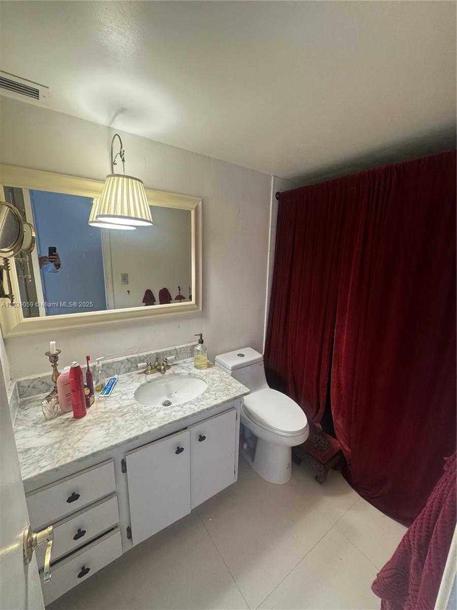 Small Image of 5750 COLLINS AVE #10F, Miami Beach Number 13
