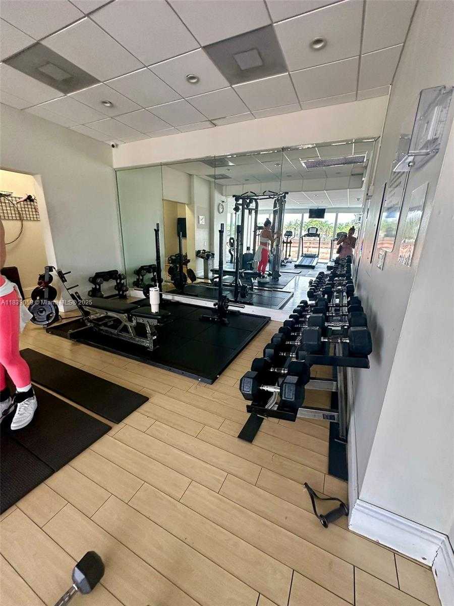 Small Image of 5750 COLLINS AVE #10F, Miami Beach Number 22