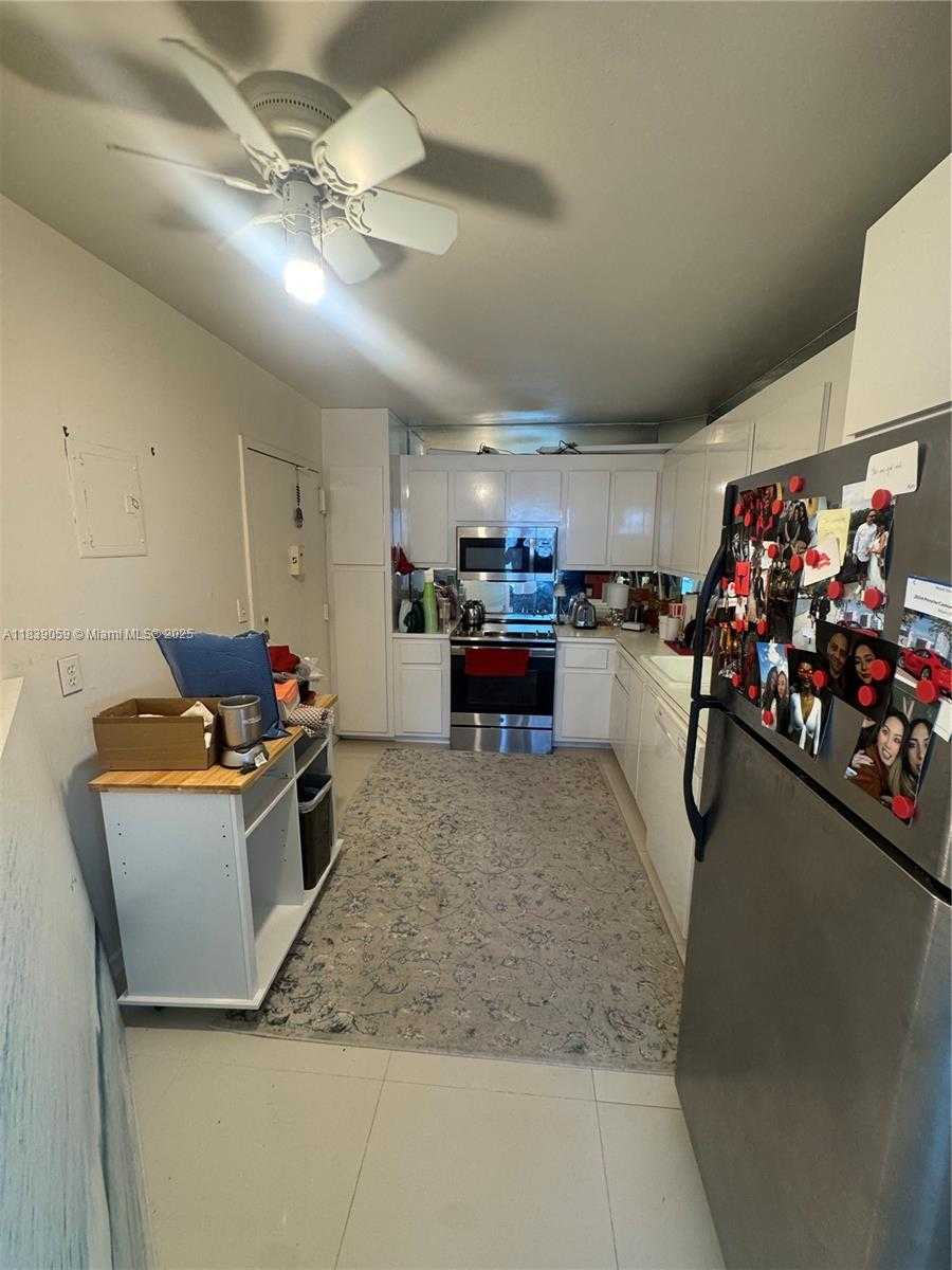 Small Image of 5750 COLLINS AVE #10F, Miami Beach Number 4