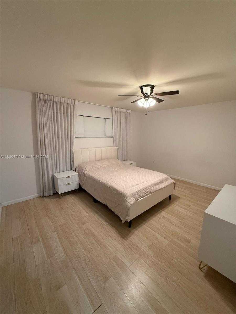 Small Image of 301 186TH ST, Sunny Isles Beach Number 8
