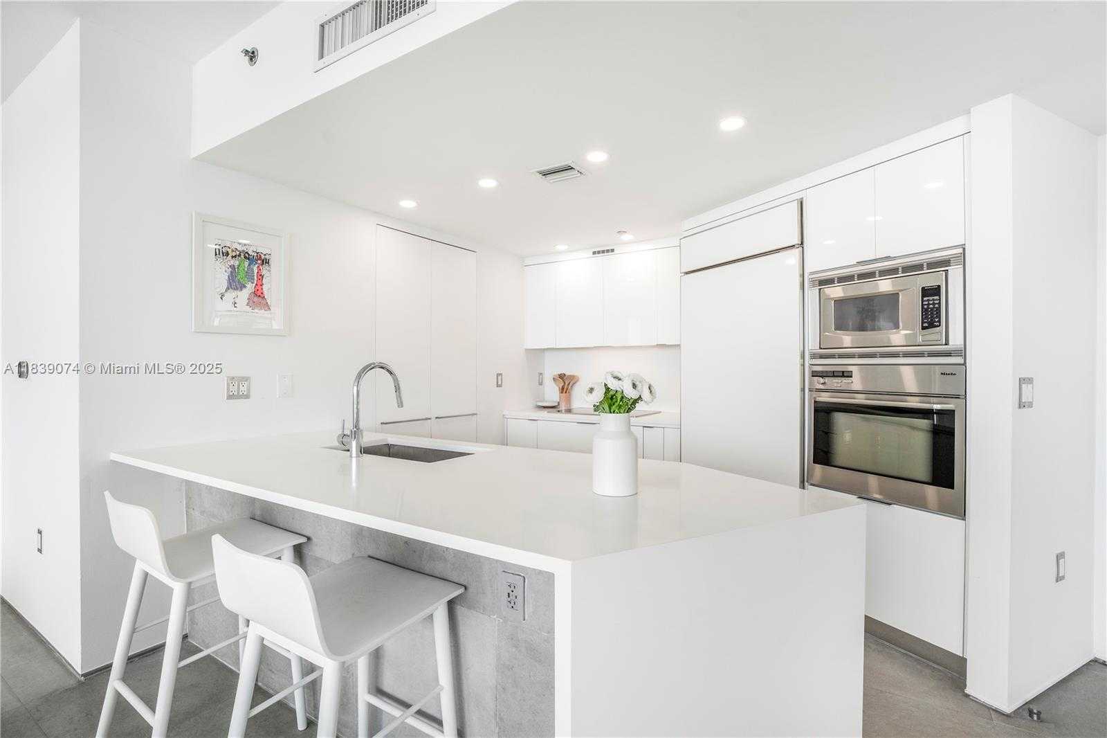 Small Image of 400 ALTON RD #2004, Miami Beach Number 3
