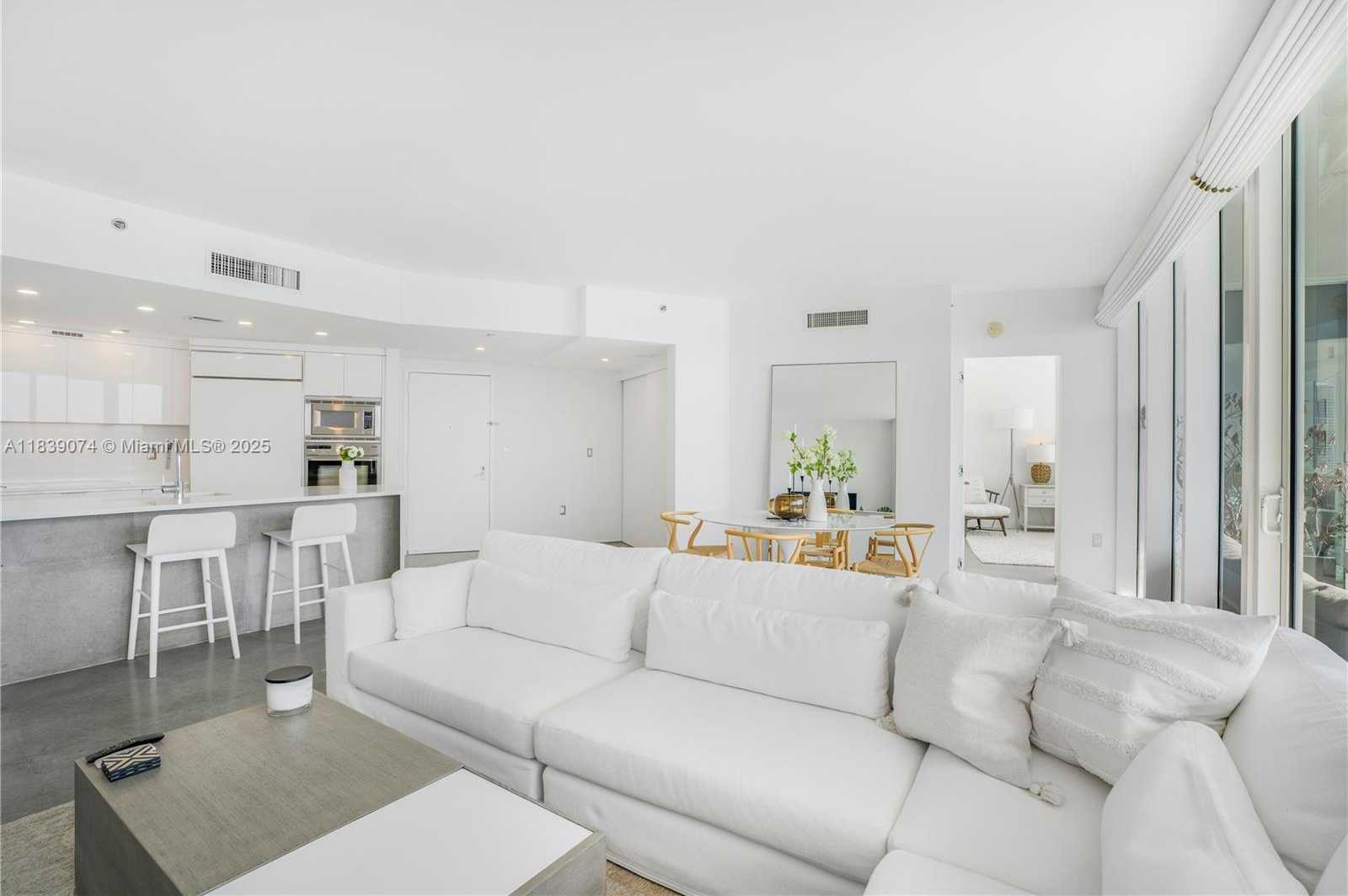 Small Image of 400 ALTON RD #2004, Miami Beach Number 4