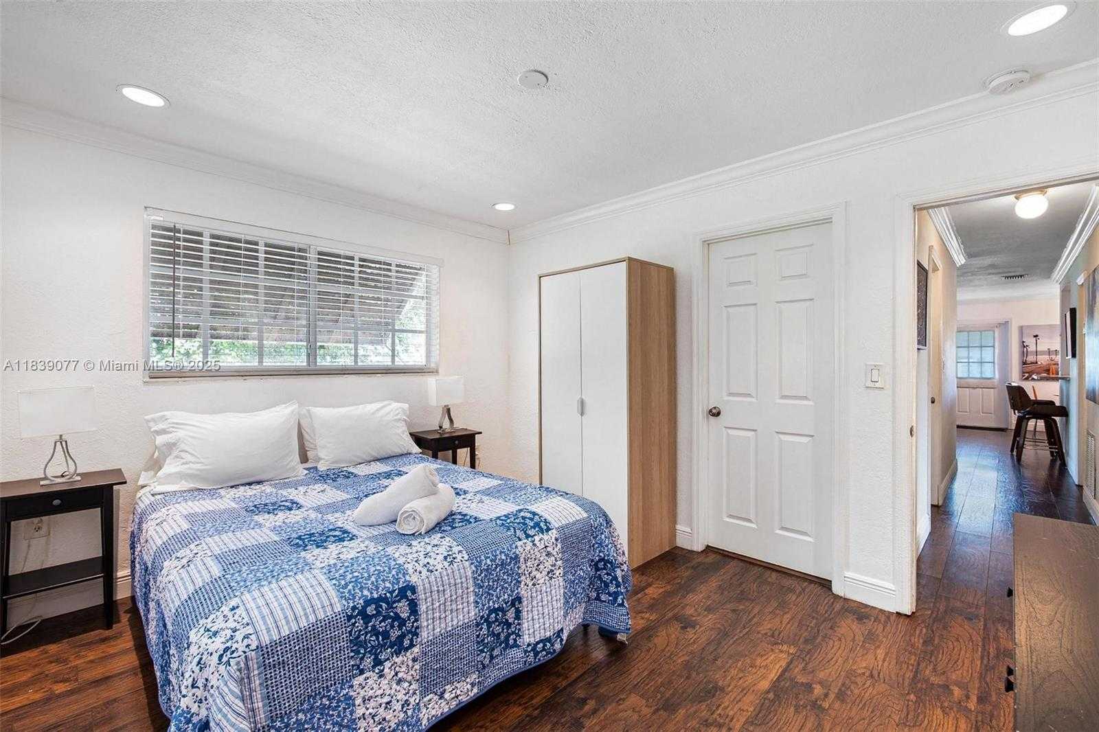 Small Image of 234 NORTH WEST 47TH ST, Miami Number 13