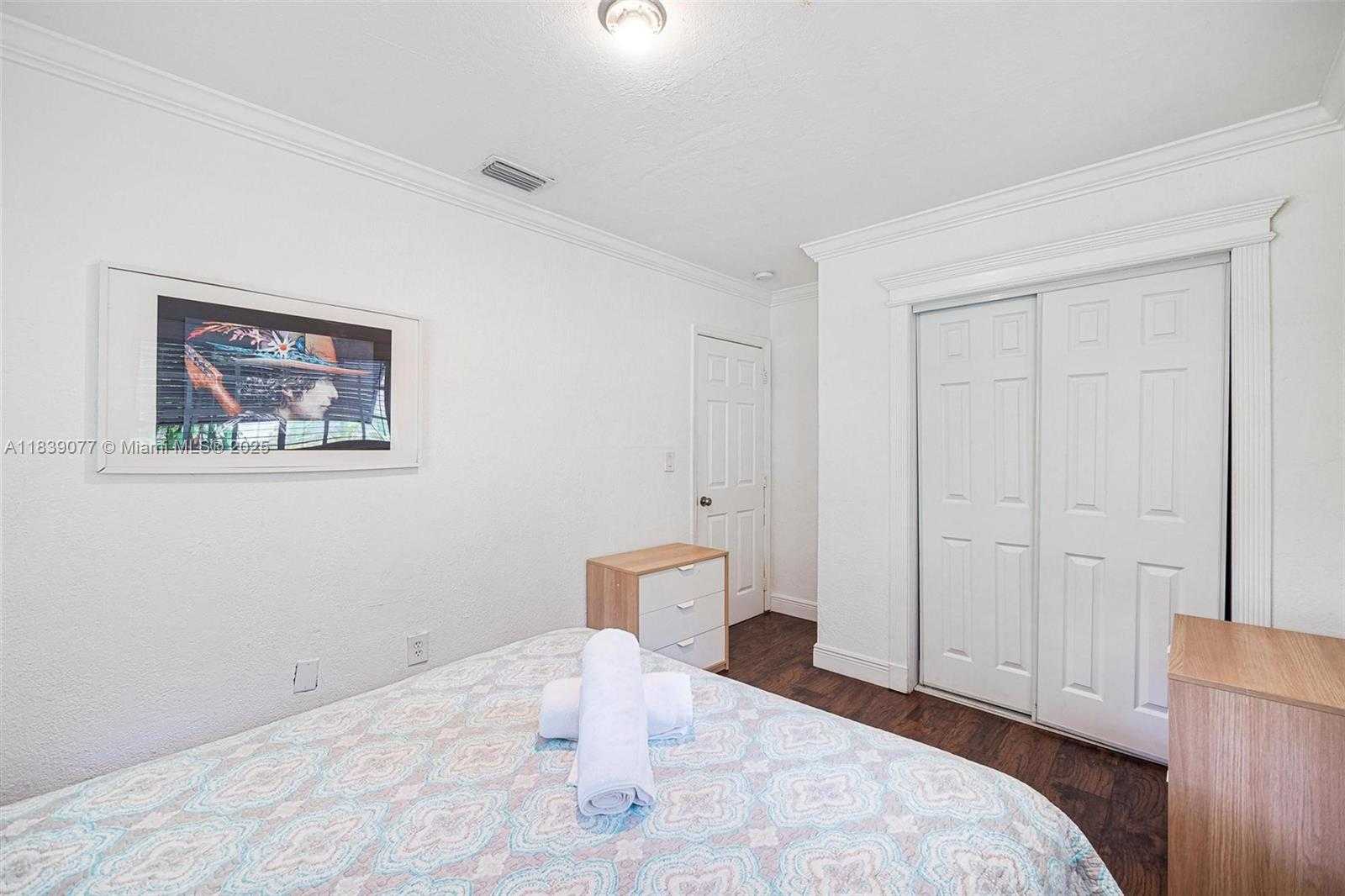 Small Image of 234 NORTH WEST 47TH ST, Miami Number 16