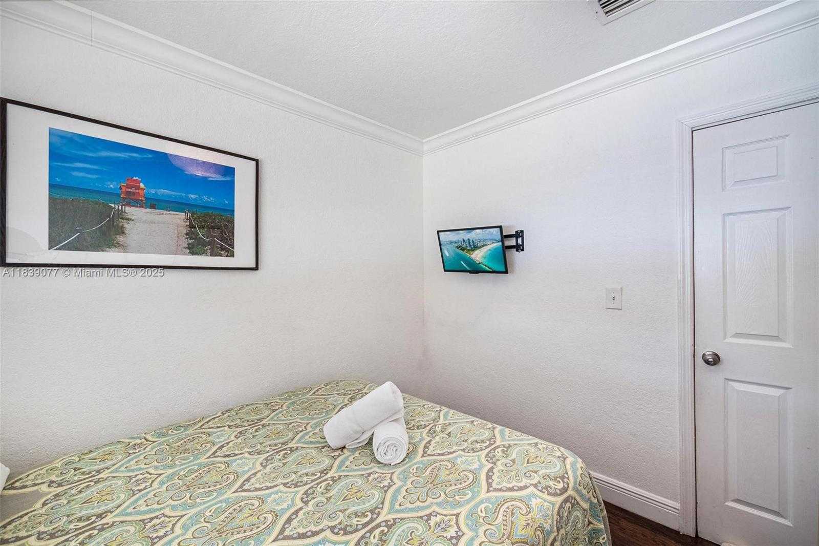 Small Image of 234 NORTH WEST 47TH ST, Miami Number 17