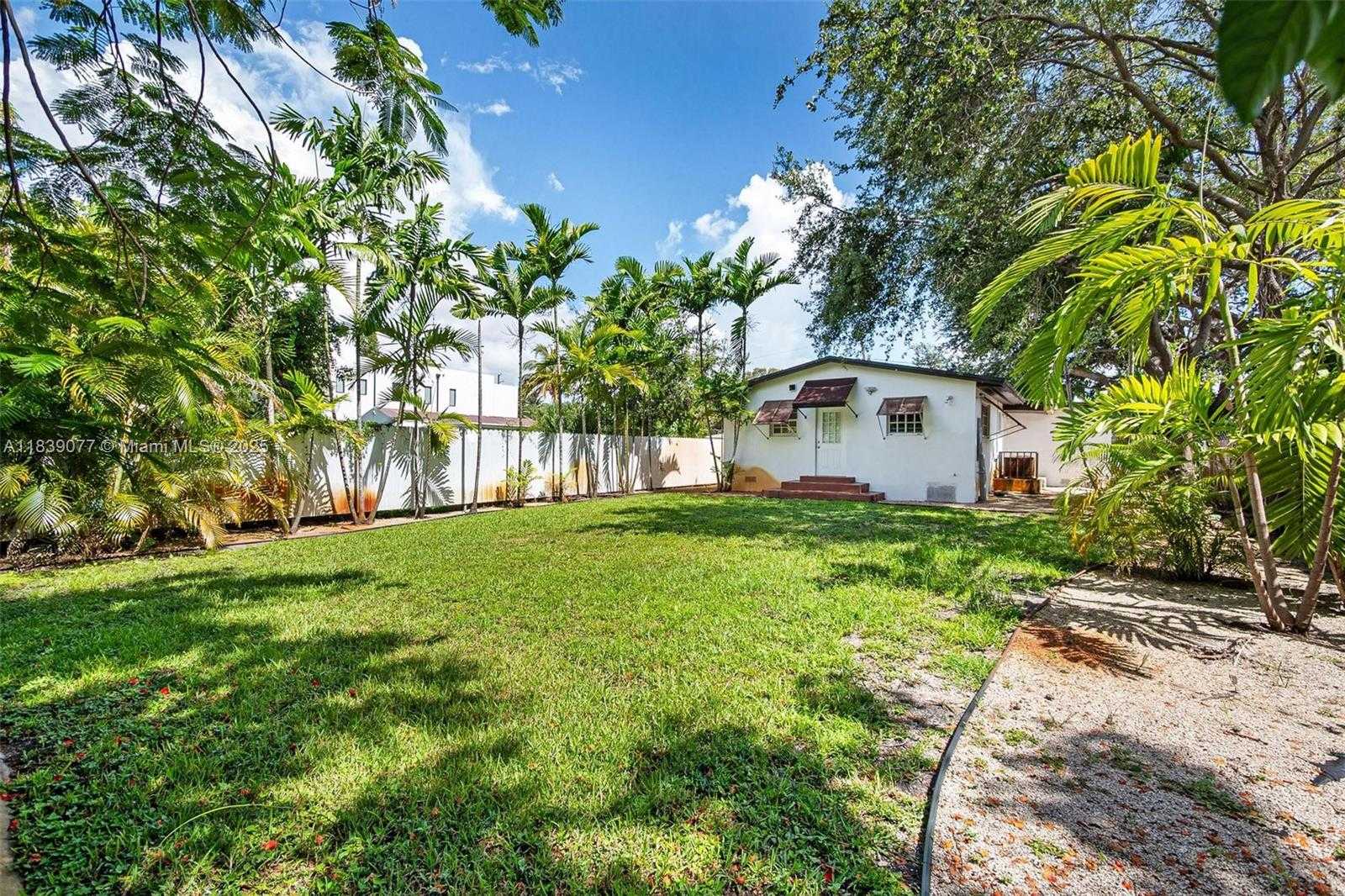 Small Image of 234 NORTH WEST 47TH ST, Miami Number 3